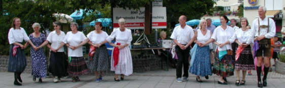 Tanzkreis SaSa im Sommer 2003 am Westkreuz